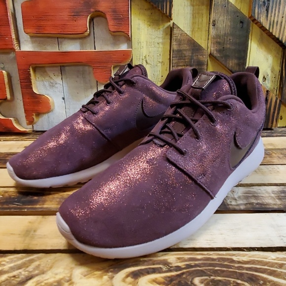 Nike Roshe One Premium Metallic Mahogany Size 9 - Picture 2 of 8